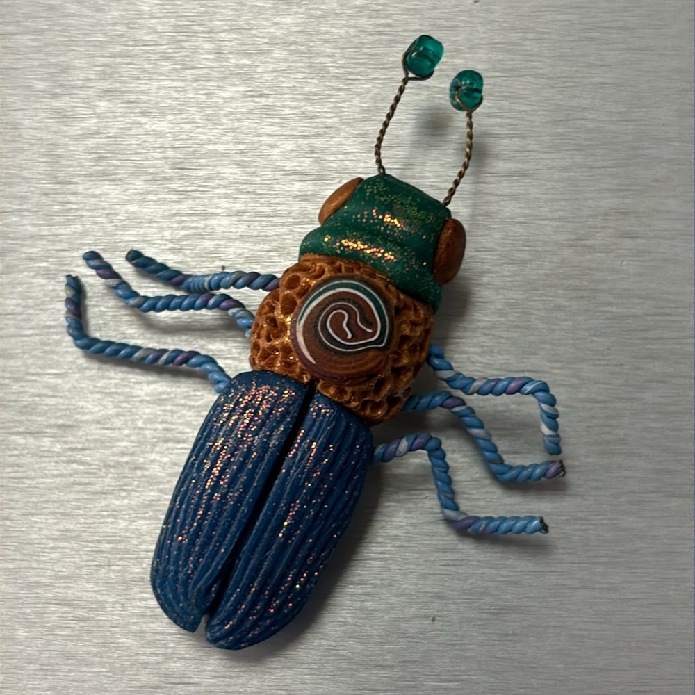 Vintage Insect Brooch - Picture 2 of 12